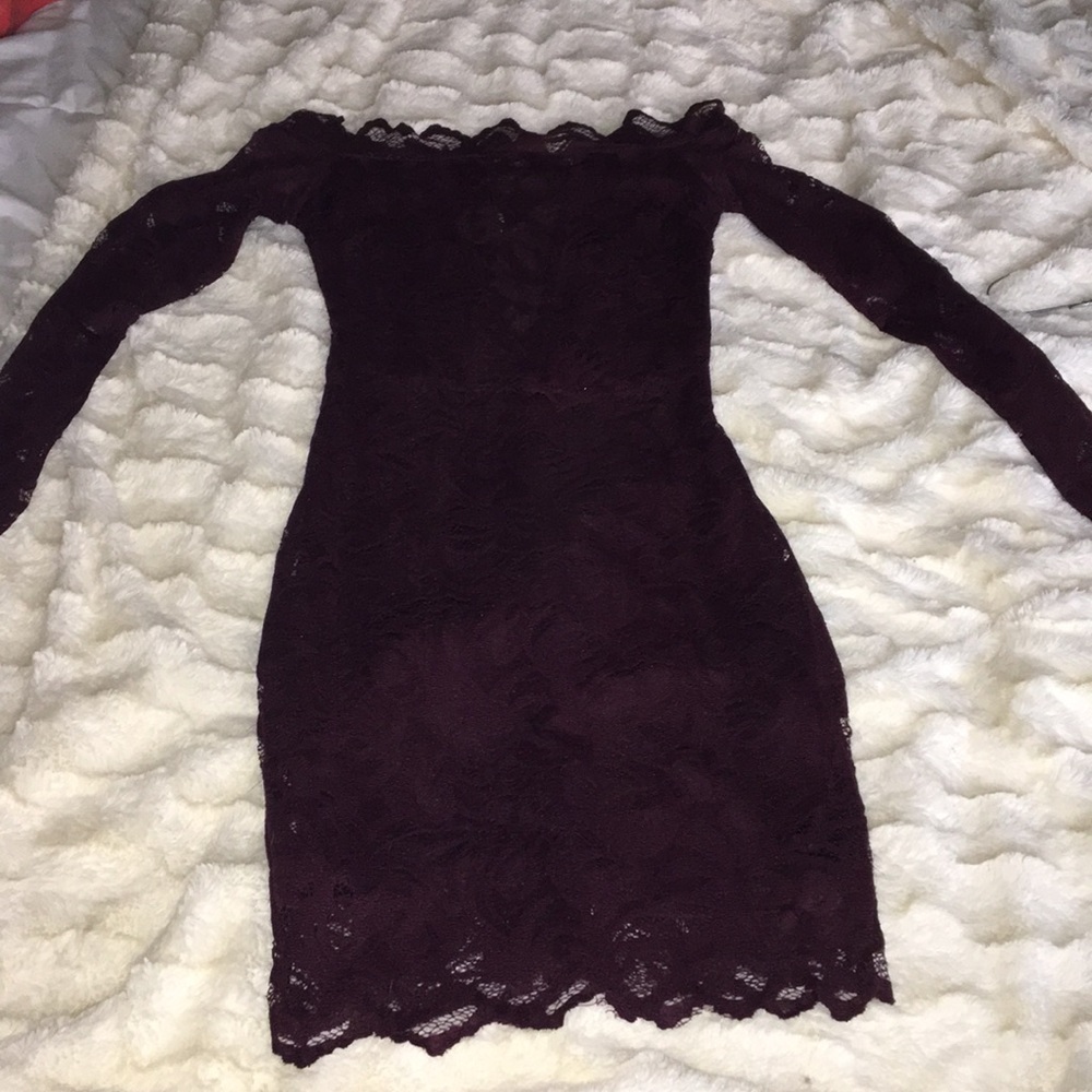 Lace maroon party dress
